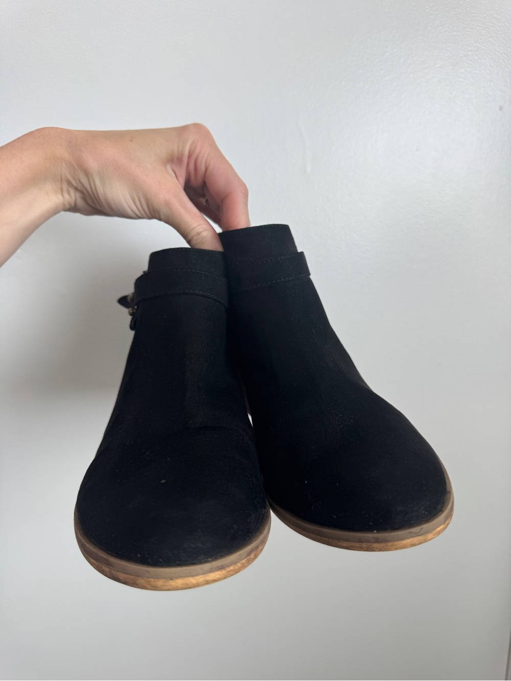 Vegan Suede Ankle Booties Faux Wood Block Heel Black Size 8 - Picture 2 of 11